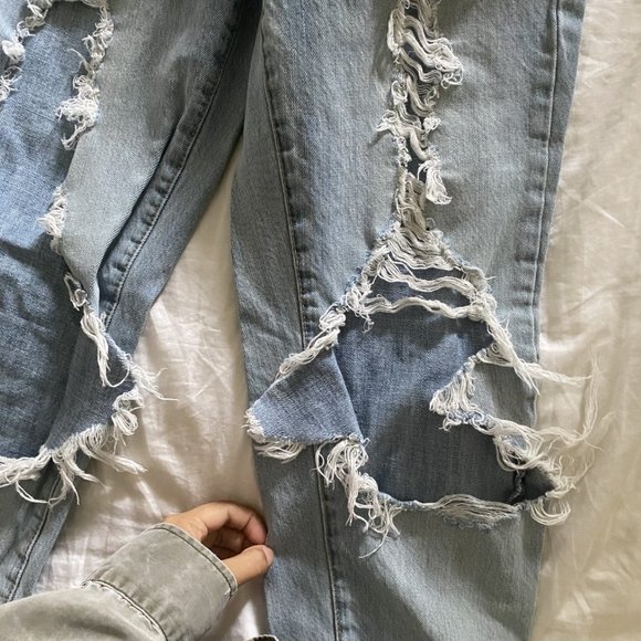 Garage Mom Ripped Jeans - Picture 5 of 6